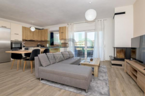 Luxurious Tsimiski 3BDR 4th Floor